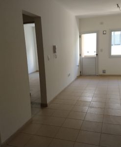 (codigo 200) VENDO DEPARTAMENTO A 30 METROS DE PLENA AREA PEATONAL EN VILLA CARLOS PAZ