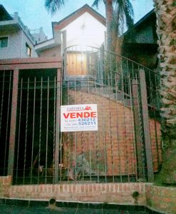 (Cod.741) Hermosa propiedad de gran calidad, de 5 dormitorios, en el ingreso de Carlos Paz.