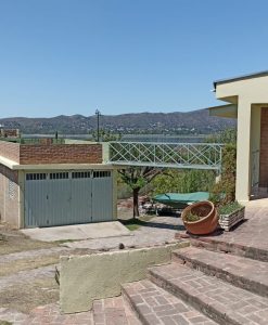 (codigo 602) PRECIOSO CHALET EN BARRIO PRIVADO LAGO AZUL CON EXCELENTE VISTA PANORAMICA ....IMPECABLE!!!!