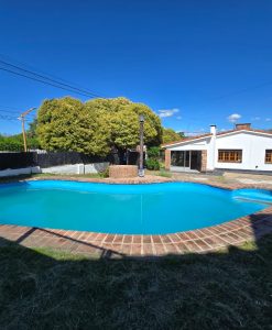 (codigo 09) ALQUILER POR TEMPORADA CASA A 7-8 CUADRAS DEL PLEO CENTRO